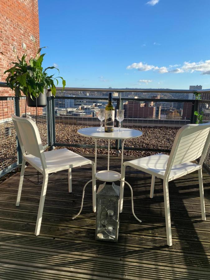 Deluxe Centre With Balcony & Views - Free Wifi Netflix, Gym Access - Westone Appartamento *