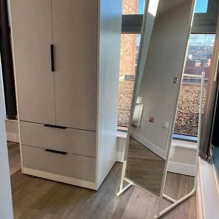 Deluxe City Centre Studio Apartment With Balcony & City Views - Free Wifi Netflix, Gym Access - Westone Sheffield Exterior photo